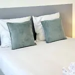 L'authentique - Moderne - *