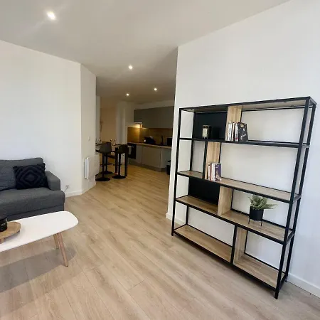 L'authentique - Moderne - *