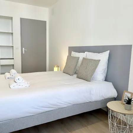 L'authentique - Moderne - *